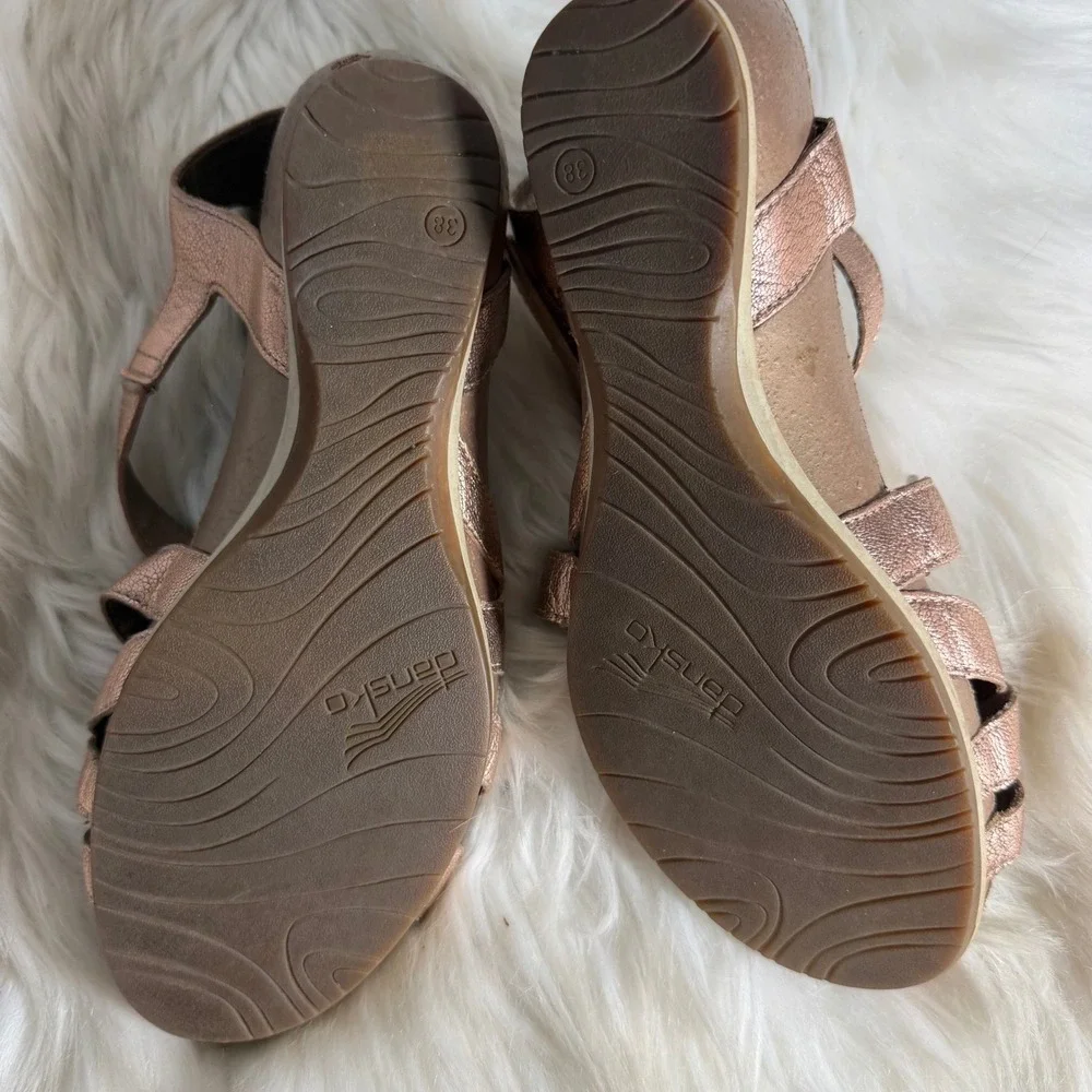 Dansko Deandra Rose Gold Metallic Leather Strappy Wedge Sandals Womens 38‎